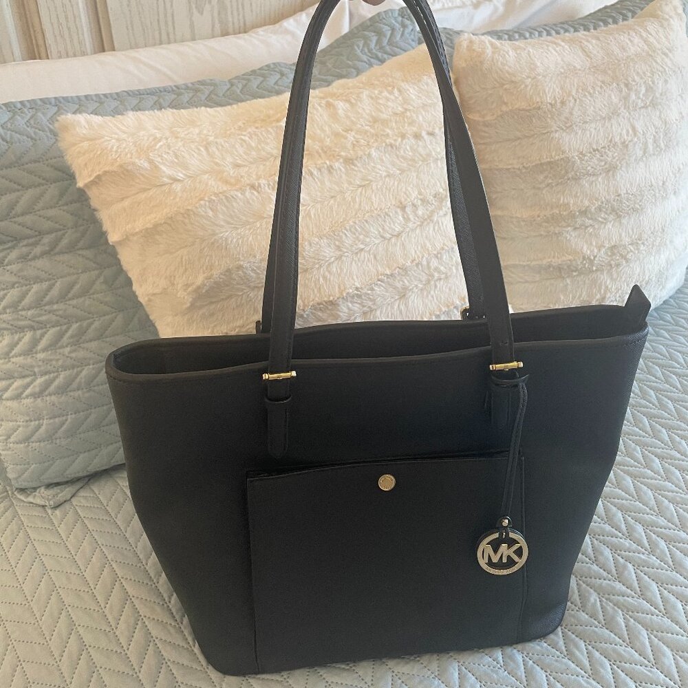 Michael Kors Black Large Jet Set Snap Pocket Tote Handbag